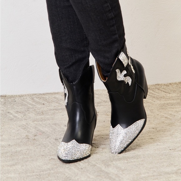 Sparkly Southern Trendy Heeled Boots - Picture 2 of 6
